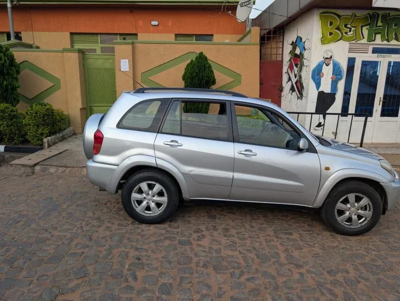 Toyota RAV4 2004 — car rental & hire in Kigali Rwanda
